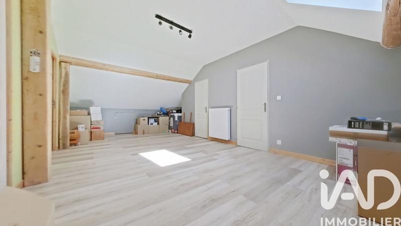 Maison - 217 m² - 6 pièces