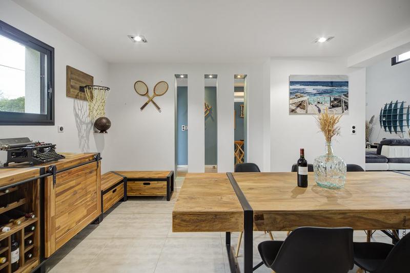 Villa - 254 m² - 6 pièces