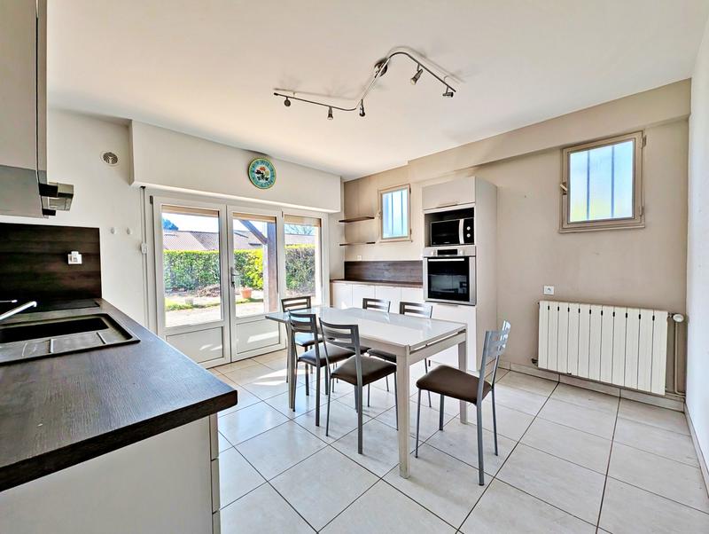 Maison traditionnelle - 201 m² - 7 pièces