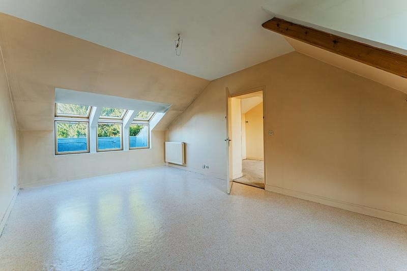 Maison - 180 m² - 10 pièces