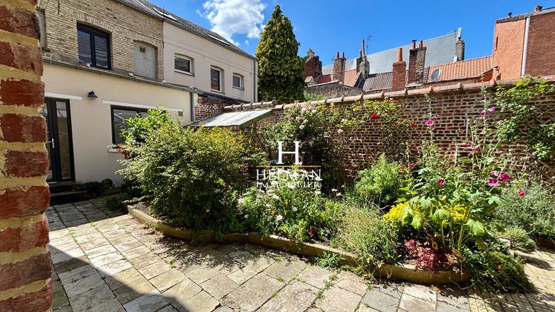 Maison - 296 m² - 8 pièces