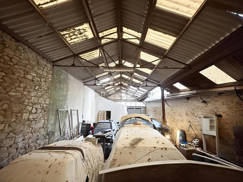 Maison - 411 m² - 2 pièces