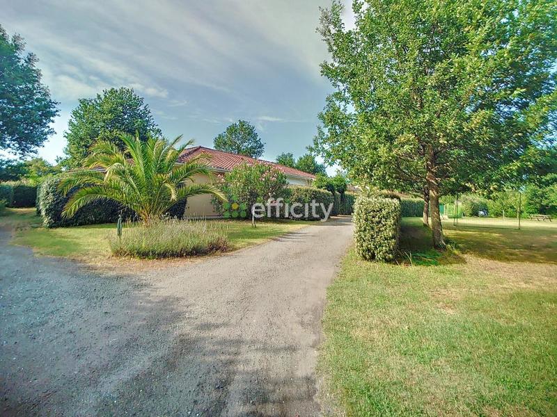 Maison - 332 m² - 24 pièces