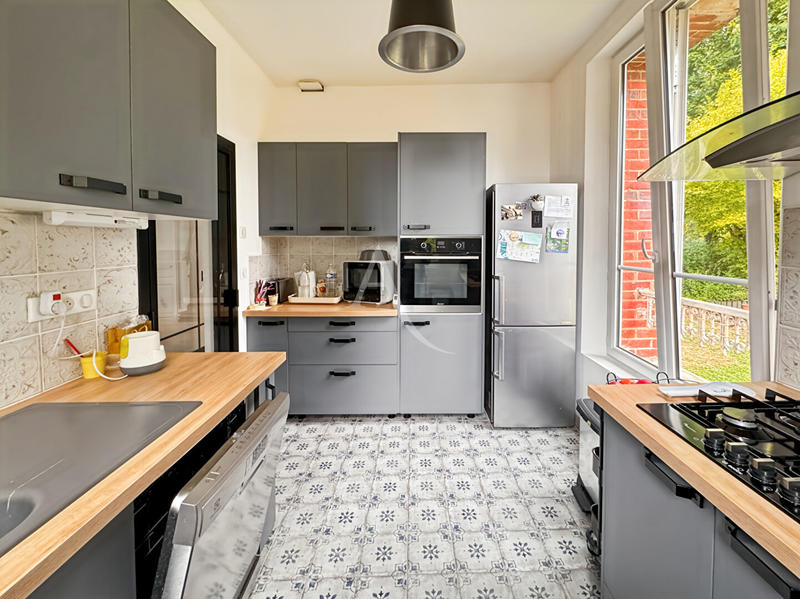 Maison - 193 m² - 6 pièces