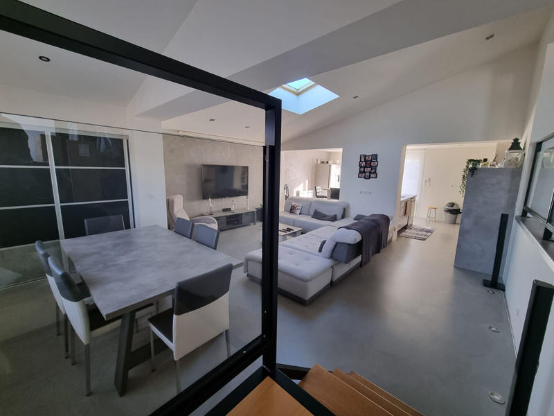 Maison - 169 m² - 6 pièces