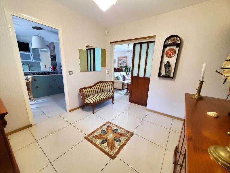 Maison - 236 m² - 10 pièces