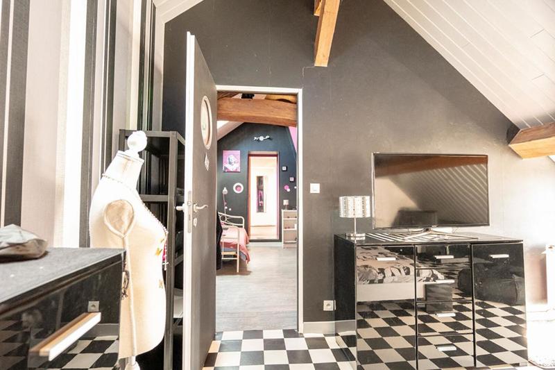 Maison - 186 m² - 8 pièces