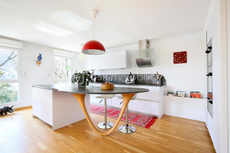 Appartement - 90 m² - 4 pièces