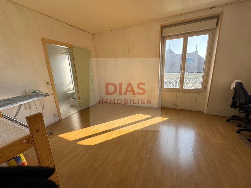 Maison - 245 m² - 1 pièce