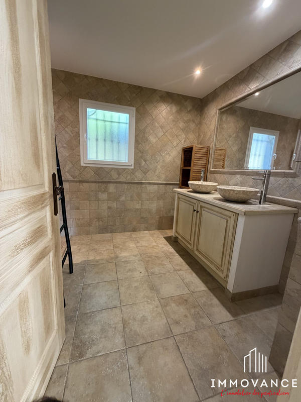 Maison - 177 m² - 7 pièces