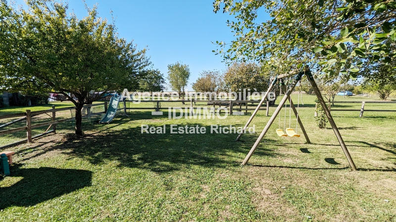 Maison - 296 m² - 9 pièces