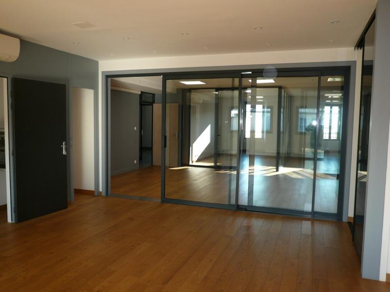 Bureau - 93 m² - 4 pièces