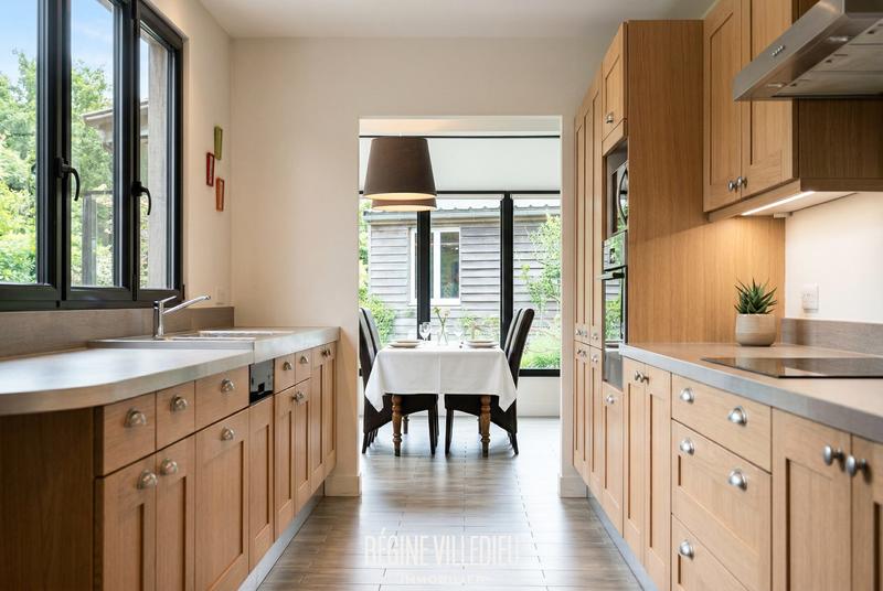 Maison - 211 m² - 10 pièces