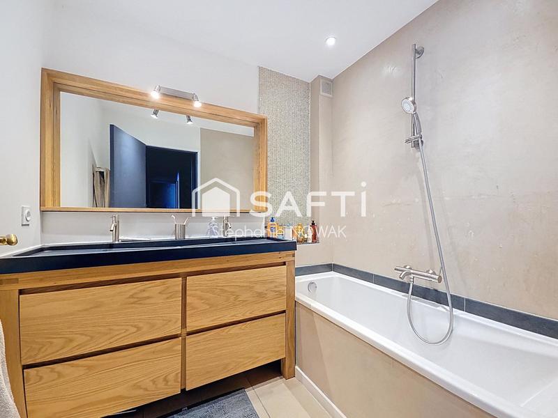 Appartement - 108 m² - 6 pièces