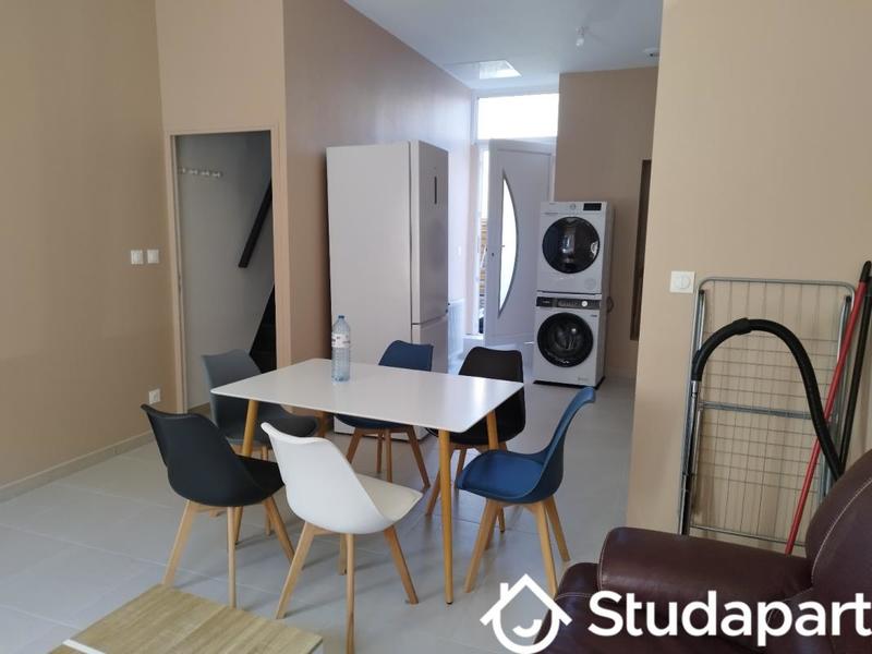 Chambre - 11 m² - 1 pièce