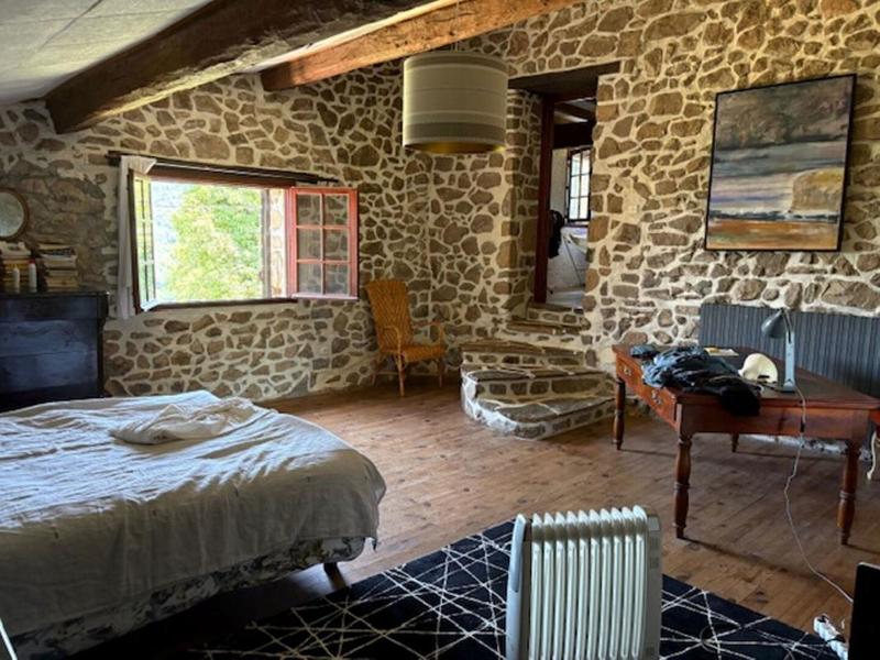 Propriété - 240 m² - 6 pièces