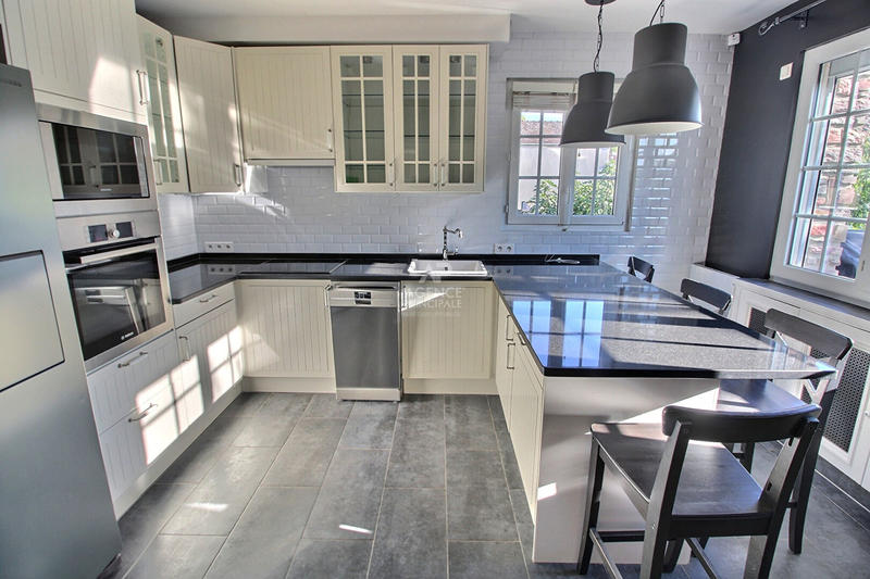 Maison - 156 m² - 7 pièces