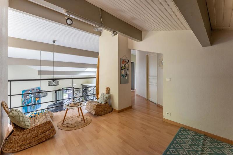 Villa - 218 m² - 7 pièces