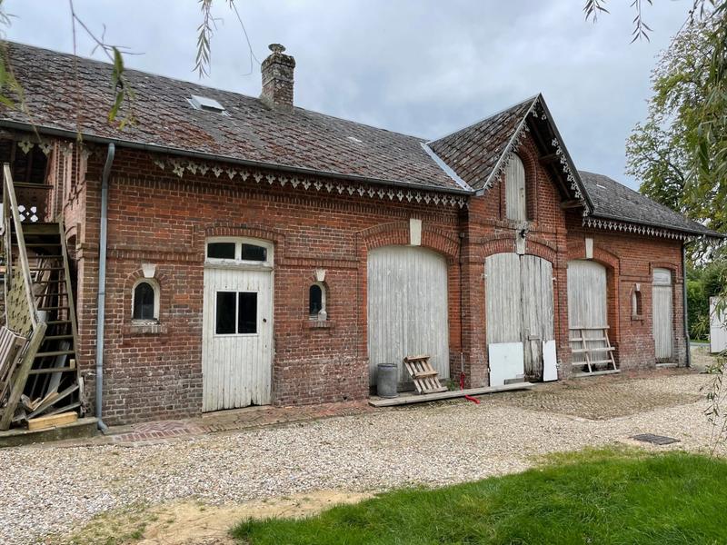 Maison - 241 m² - 11 pièces