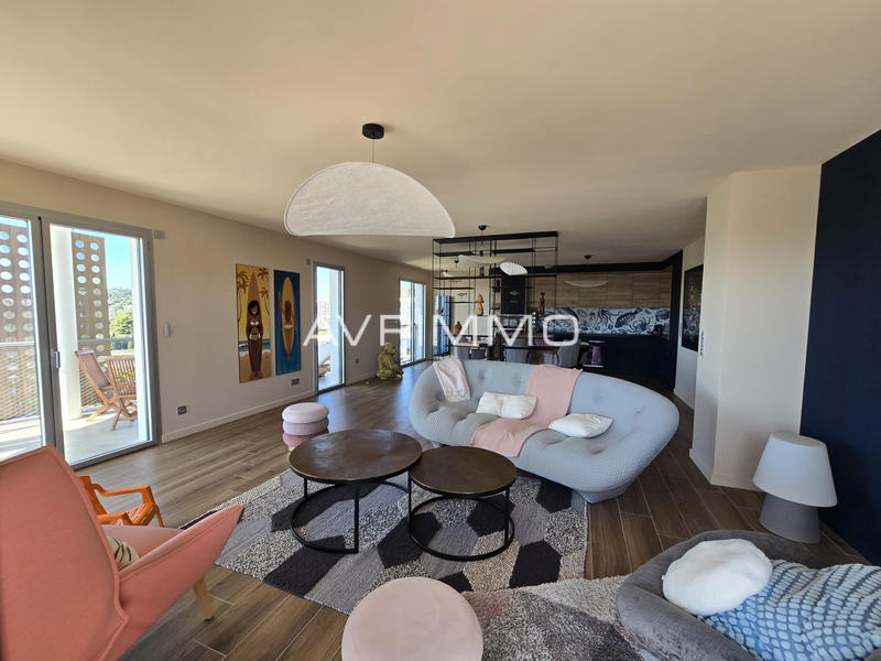 Appartement - 106 m² - 4 pièces