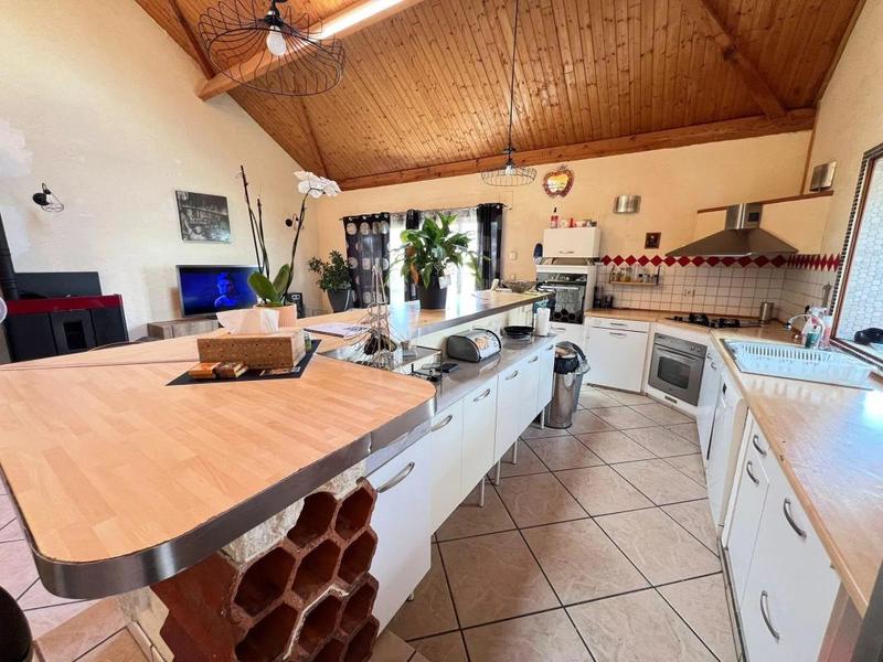 Maison - 167 m² - 6 pièces