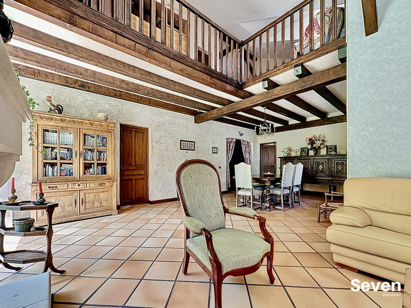 Maison - 158 m² - 6 pièces