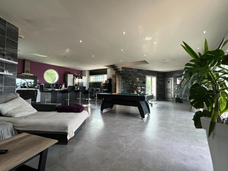 Maison d'architecte - 225 m² - 8 pièces