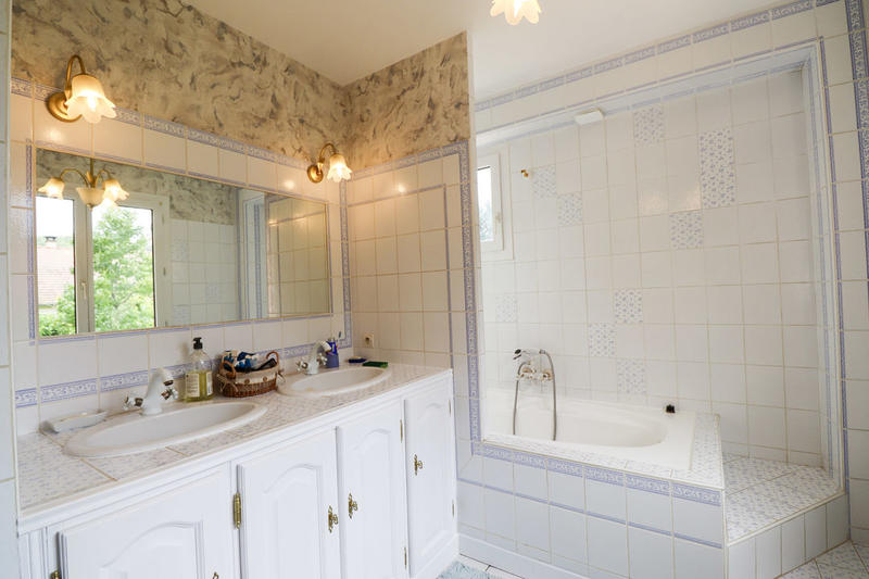 Propriété - 153 m² - 7 pièces