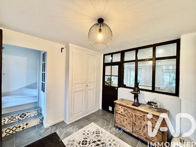 Maison - 250 m² - 8 pièces