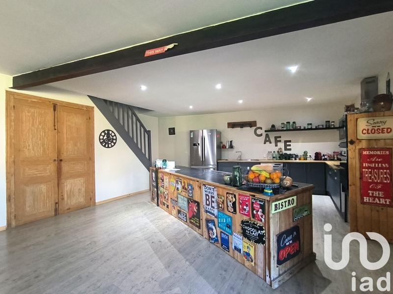 Maison - 326 m² - 9 pièces