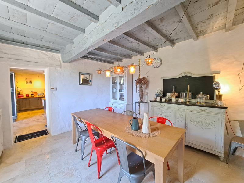 Maison - 397 m² - 16 pièces