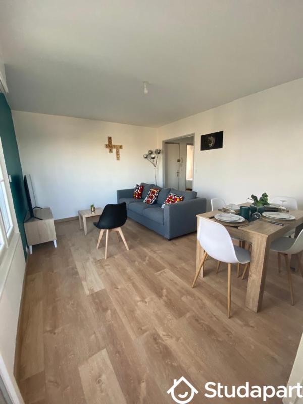 Chambre - 13 m² - 1 pièce