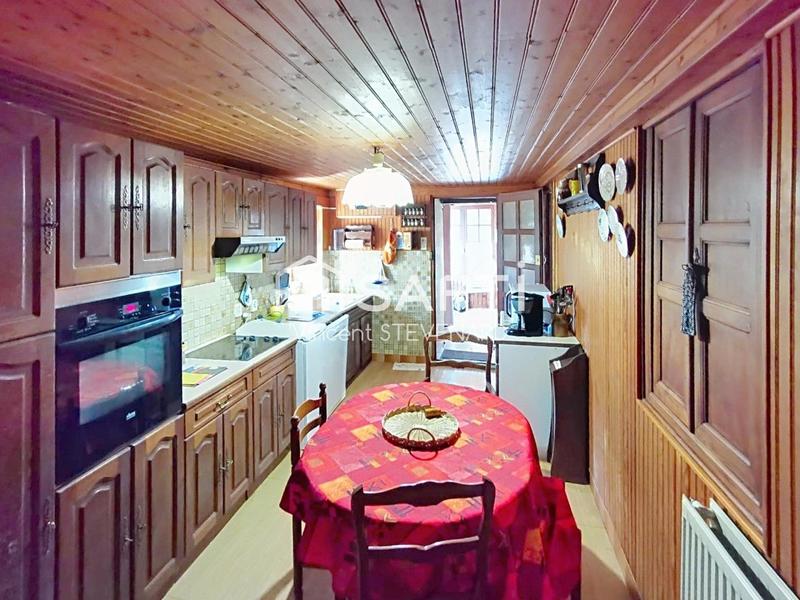 Maison - 220 m² - 11 pièces