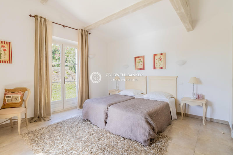 Demeure - 220 m² - 6 pièces