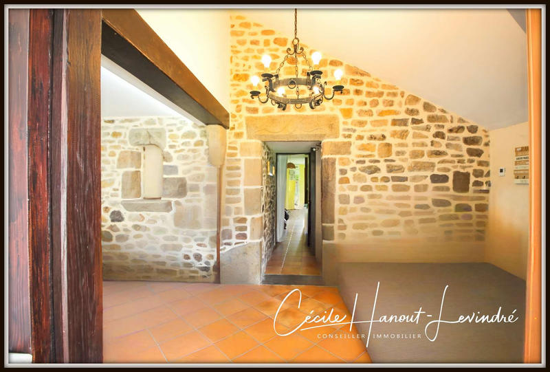 Maison - 202 m² - 8 pièces