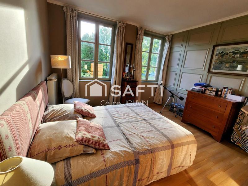 Maison - 220 m² - 8 pièces