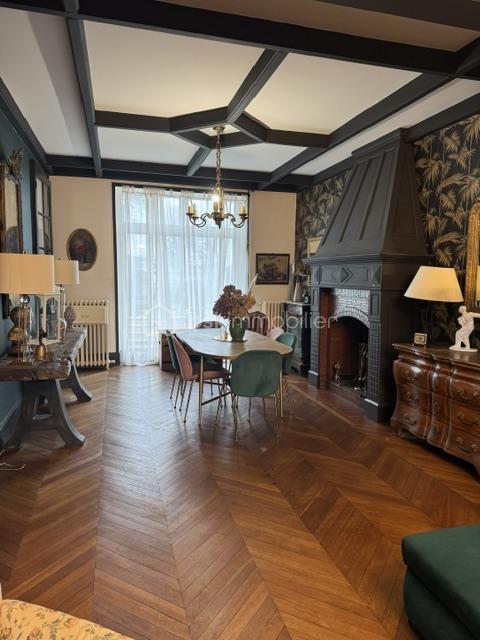 Maison - 276 m² - 8 pièces