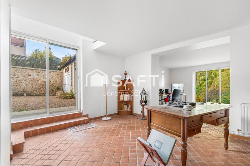 Villa - 237 m² - 9 pièces