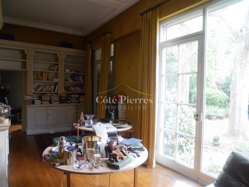 Propriété - 340 m² - 10 pièces