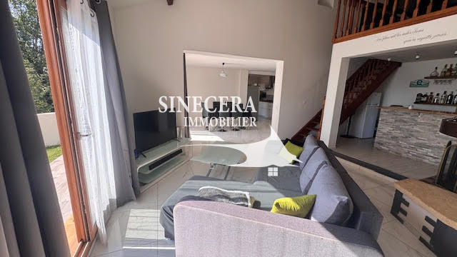 Villa - 198 m² - 10 pièces