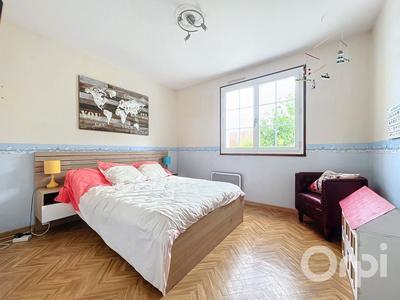 Maison - 242 m² - 6 pièces