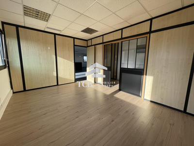 Bureau - 166 m²