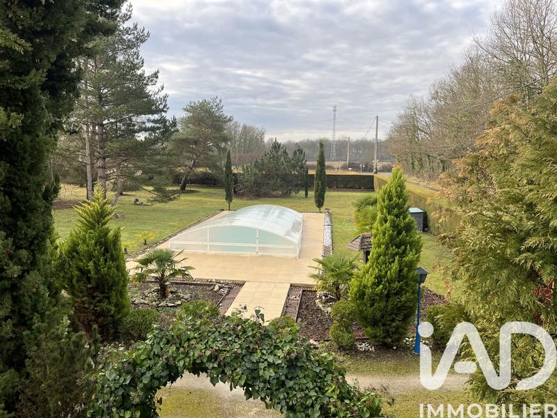 Maison - 180 m² - 8 pièces