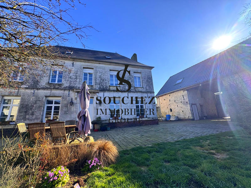 Maison - 250 m² - 8 pièces