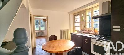 Maison - 99 m² - 6 pièces