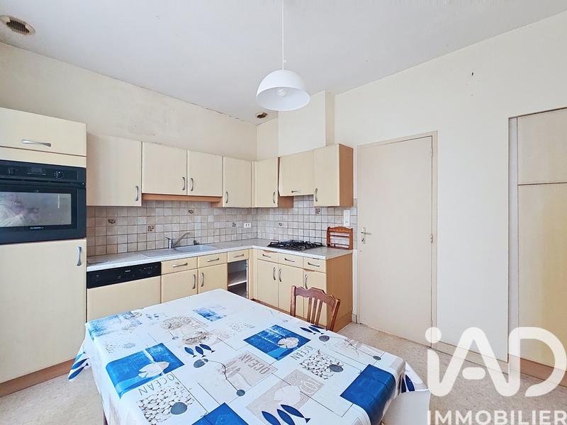 Maison - 240 m² - 11 pièces