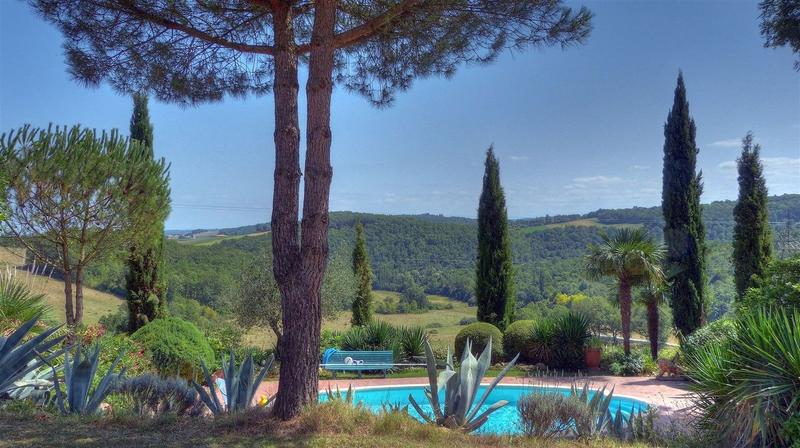 Maison ancienne - 255 m² - 9 pièces