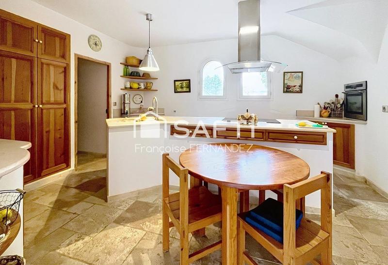 Villa - 250 m² - 10 pièces