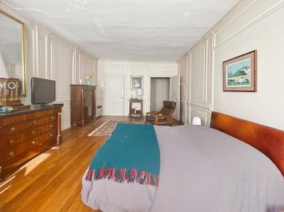 Maison - 335 m² - 12 pièces