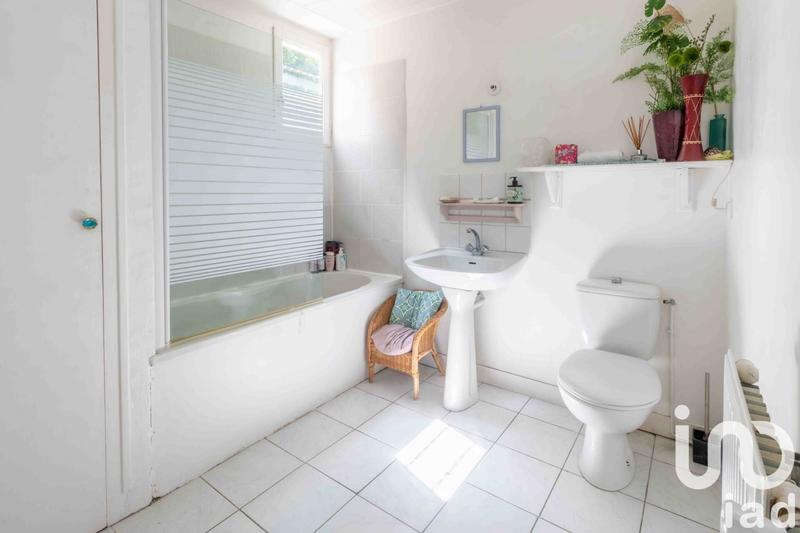 Maison - 187 m² - 8 pièces